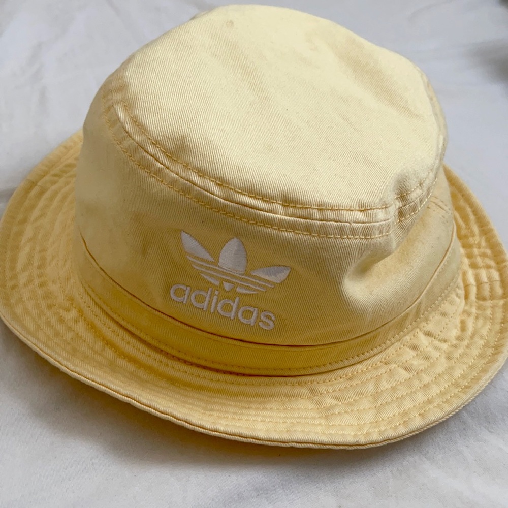 Adidas bucket hat